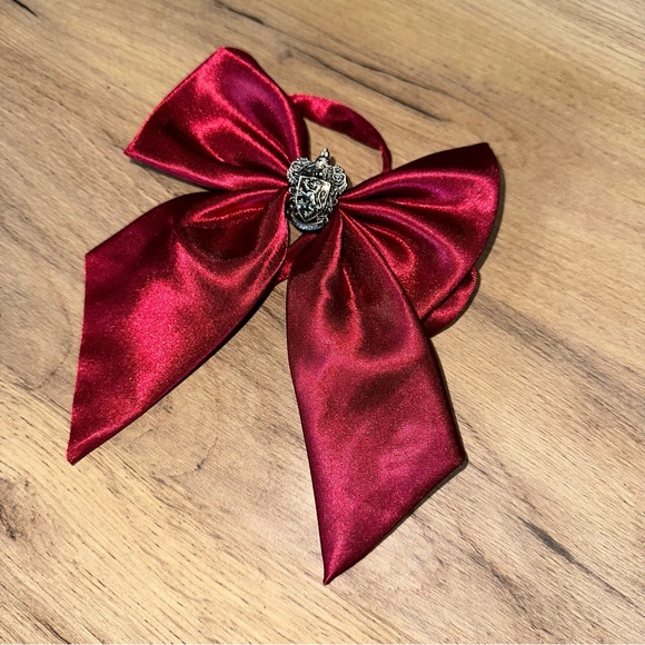 Harry Potter hair bow gryffindor red scarlet silk hair tie accessory - Picture 2 of 5